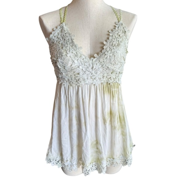 NWT Lace Camisol Size Medium - Picture 1 of 6